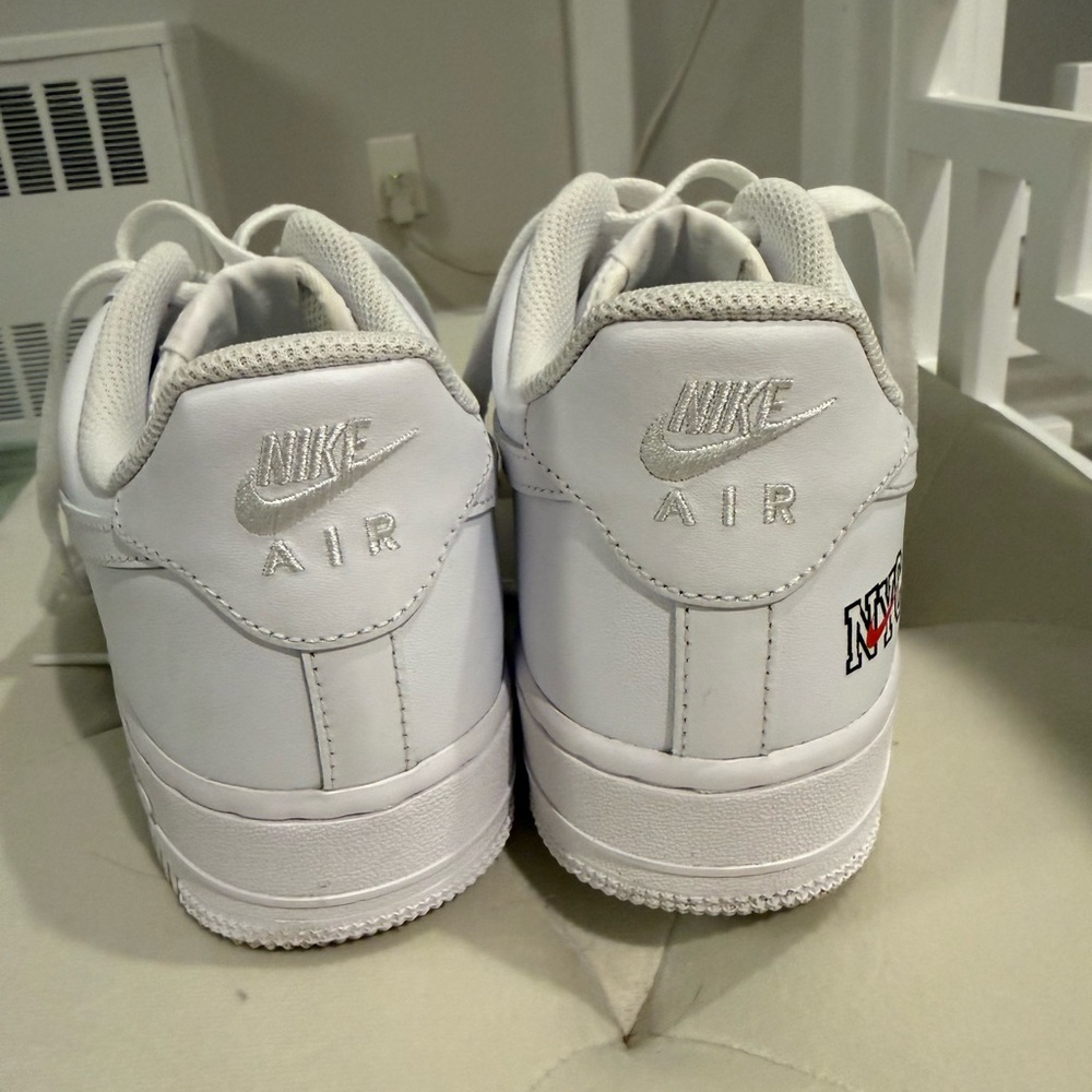 Nike White Air Force 1 NYC Sneakers Men’s sz 8 - Picture 5 of 7